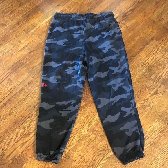 New Era NBA Portland Trail Blazers Camo Joggers - Picture 3 of 3